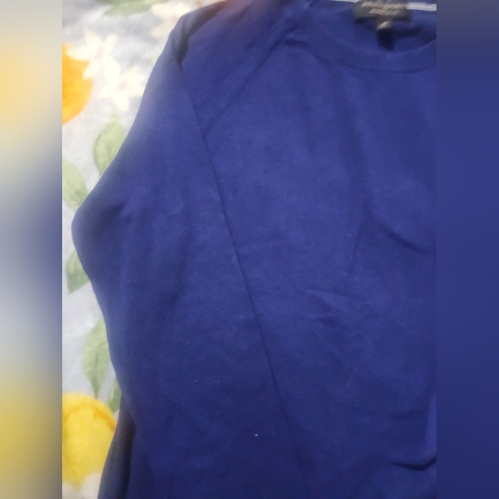 Banana Republic Men's Deep Blue Crewneck Sweater Premium Luxe Yarn Size M - Picture 4 of 15